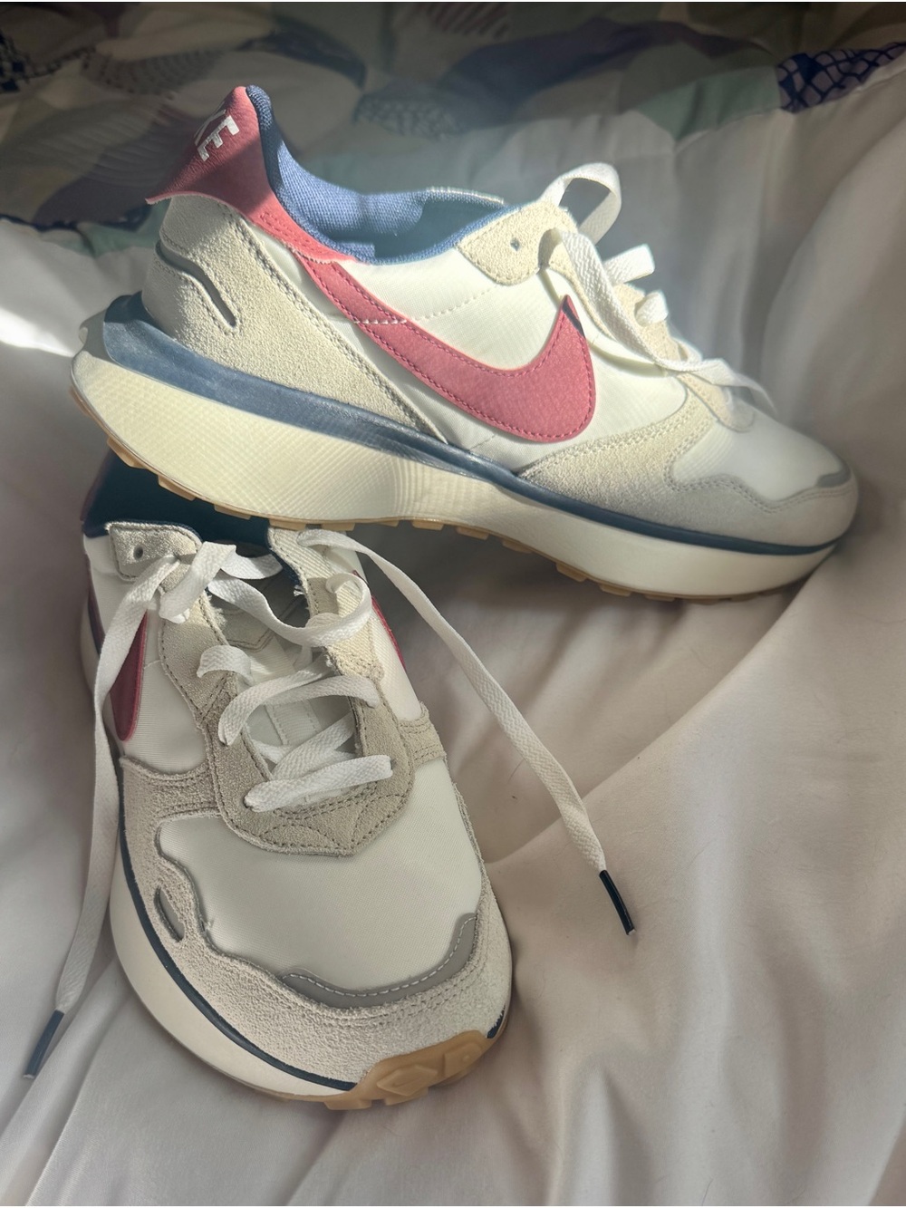 Nike Women’s Phoenix Waffle size 10